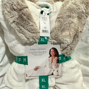 Plush Robe!  NWT Midnight by Carole Hochman in Cream with Taupe Trim